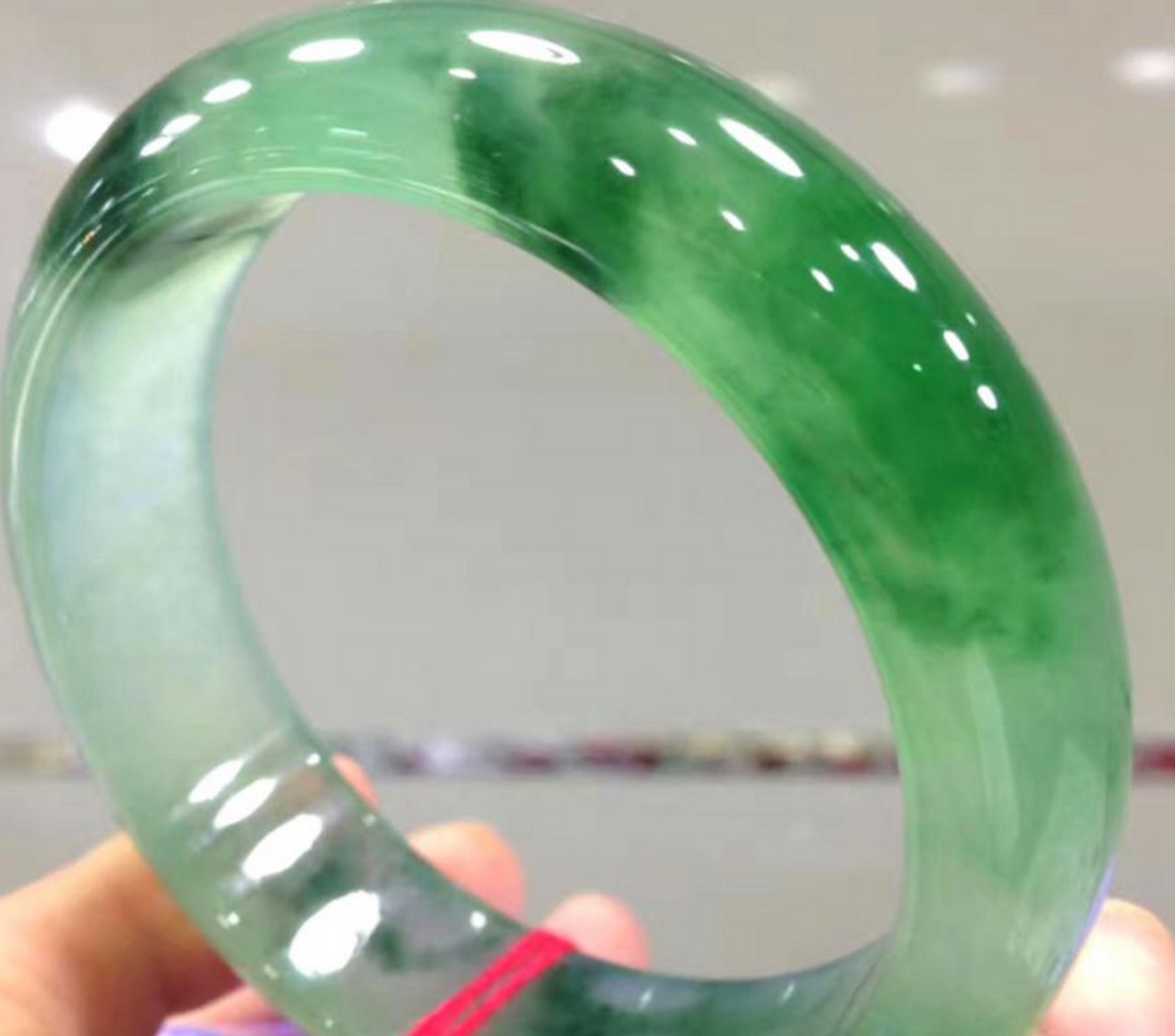 点击头像看直播# #翡翠手镯#鸳鸯镯,是指镯子成对.