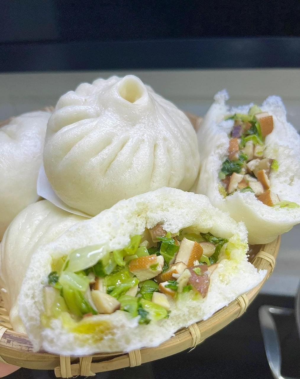 [鸡蛋]今天的香菇青菜豆腐干包 哎面食吃多了都不敢喝奶茶了  #夏日