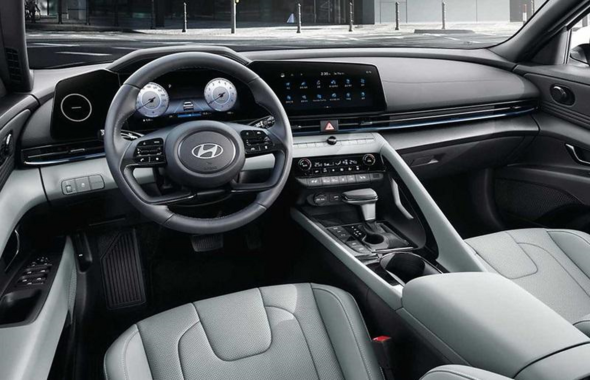 日前,现代新款avante(国内对应车型为伊兰特)在2023年首尔车展期间