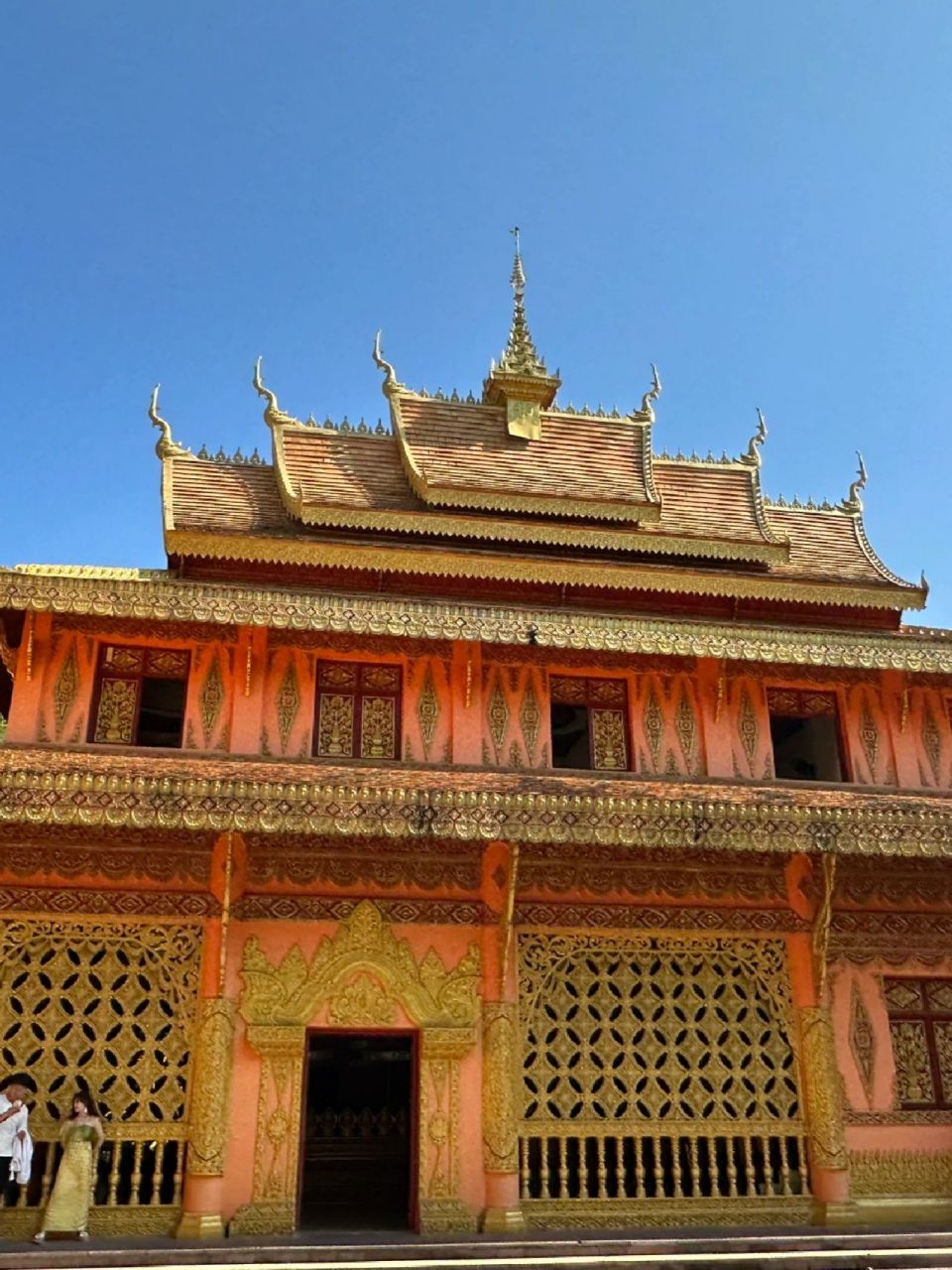 74157515 曼飞龙白塔是南传上座部佛教较早传入西双版纳的