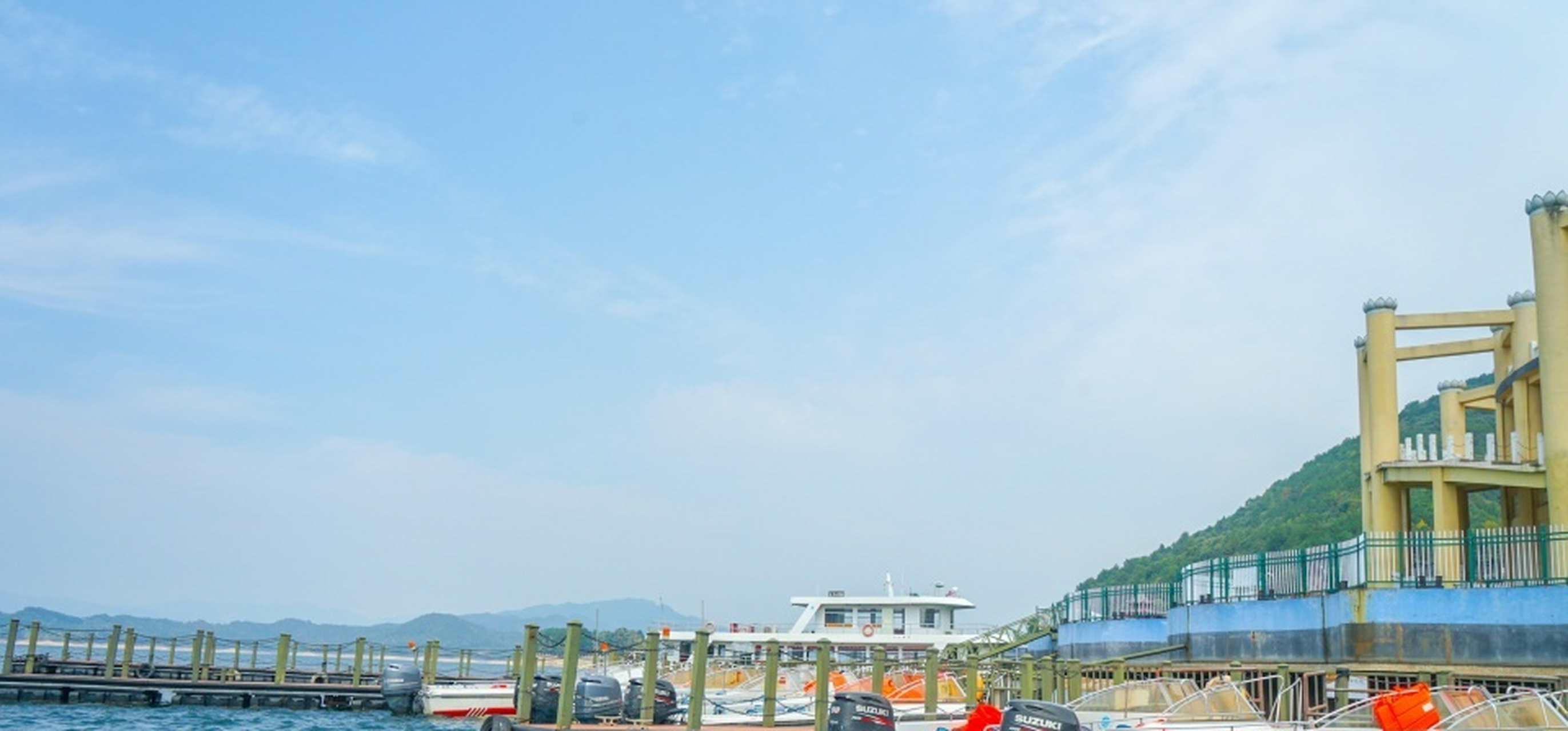 花亭湖,位于安徽省安庆市太湖县境内,前身为花凉亭水库,始建于1958年.