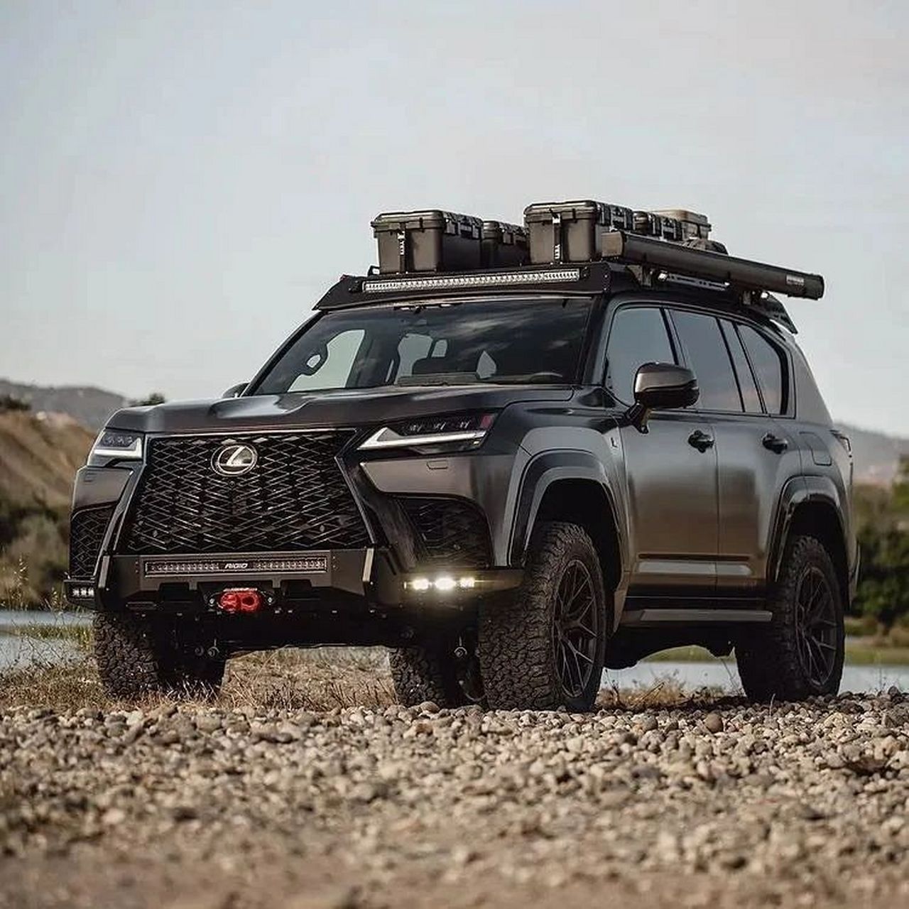 全新雷克萨斯lx越野版,在动力上搭载3.