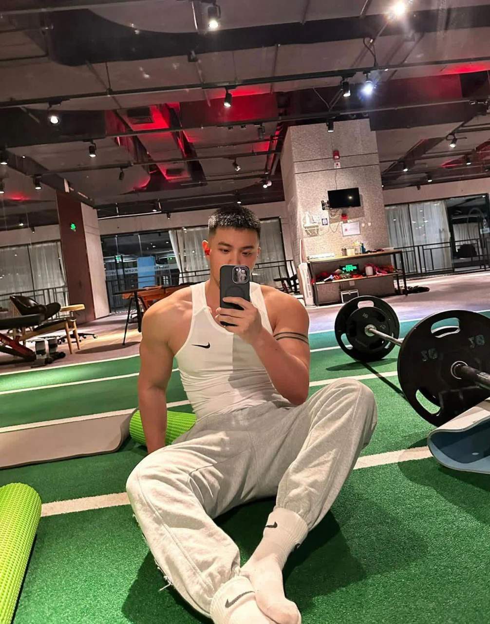 哈尔滨平头健身帅哥