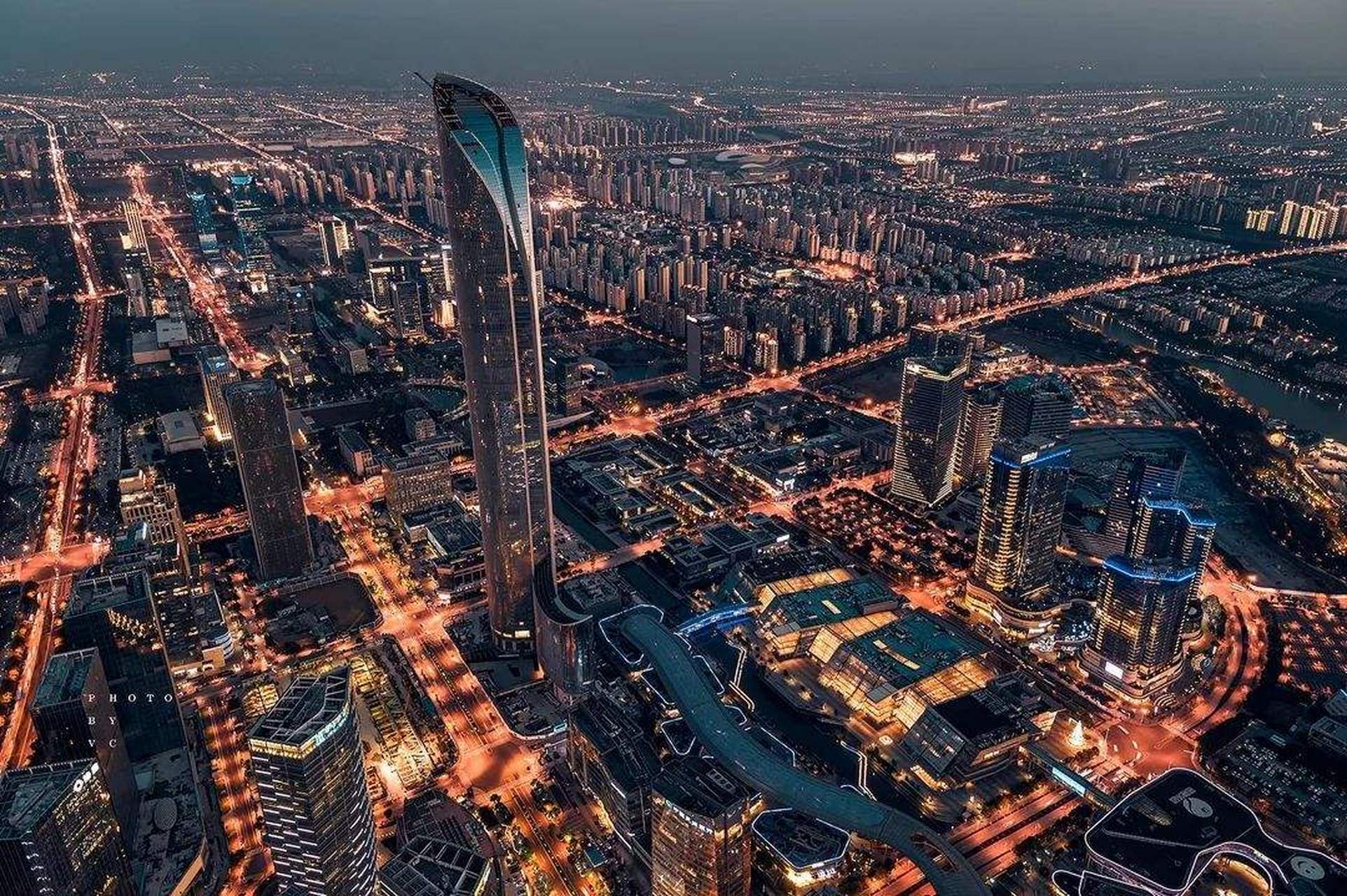 2020年房地产你怎么看#  大家有没有感觉到,苏州的地标,慢慢的从东方