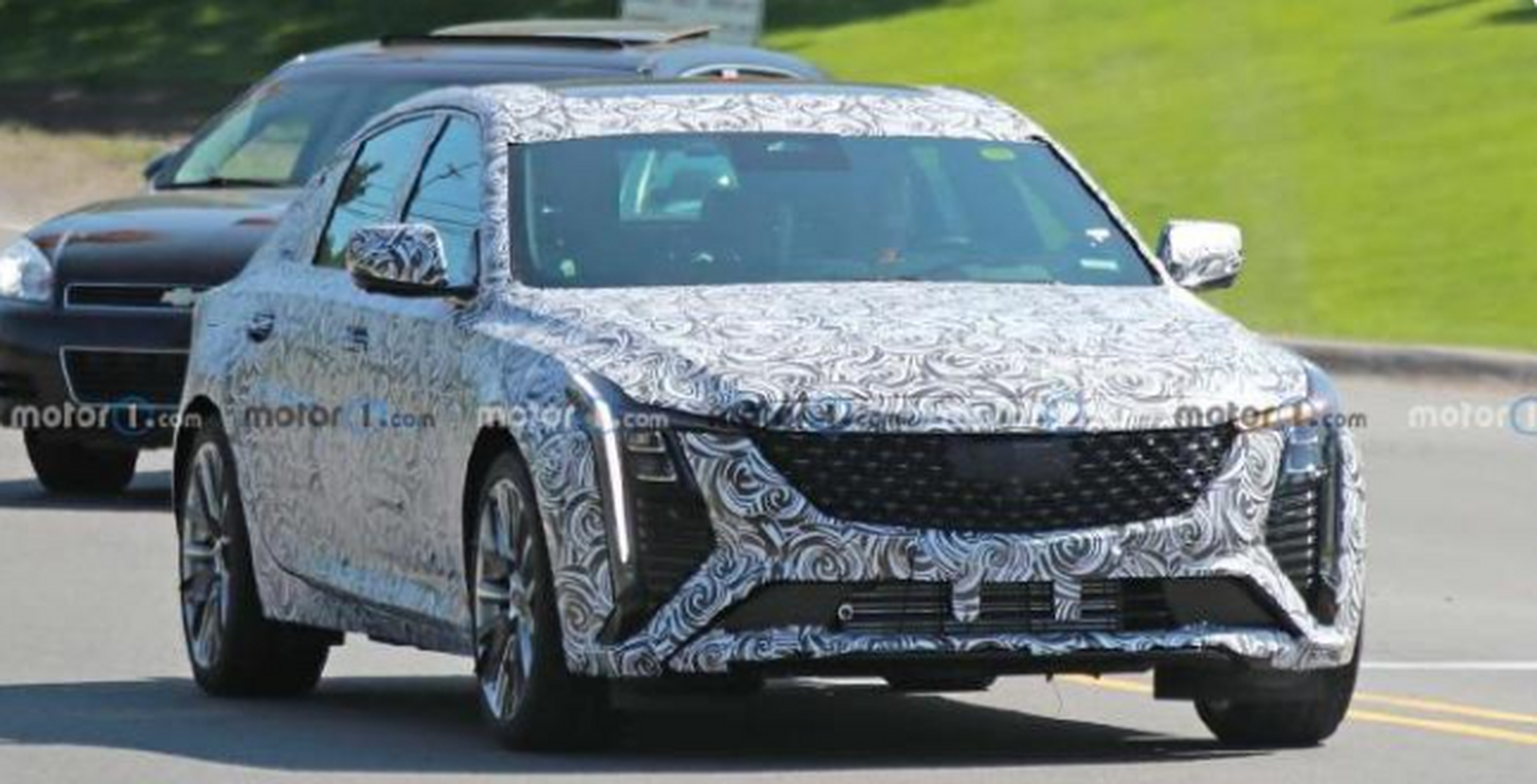 【全新设计 新款凯迪拉克ct5谍照首曝】新车前脸变化已经十分明显,与