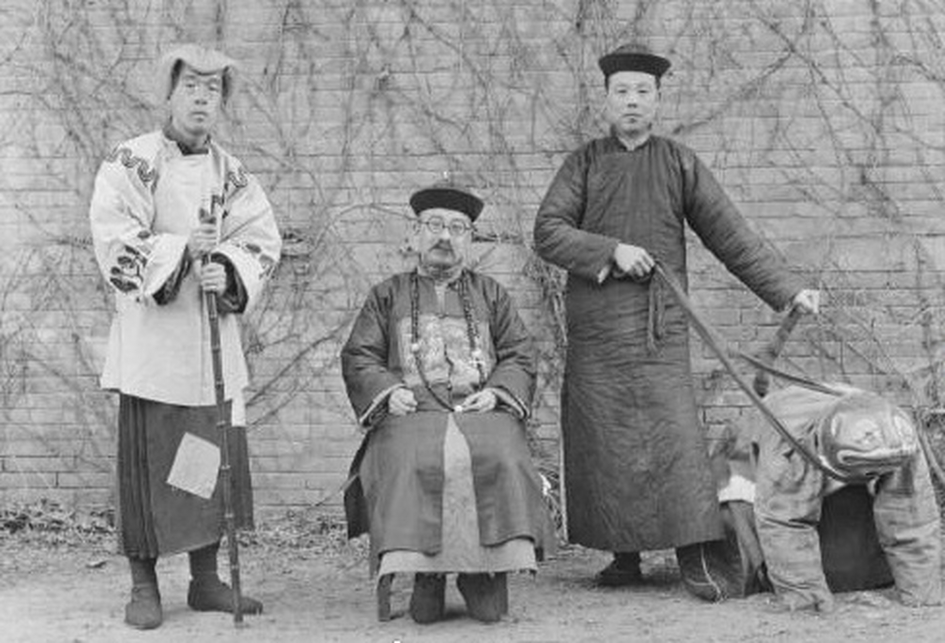 【老照片】1924年,北京,民国时期满清遗老.