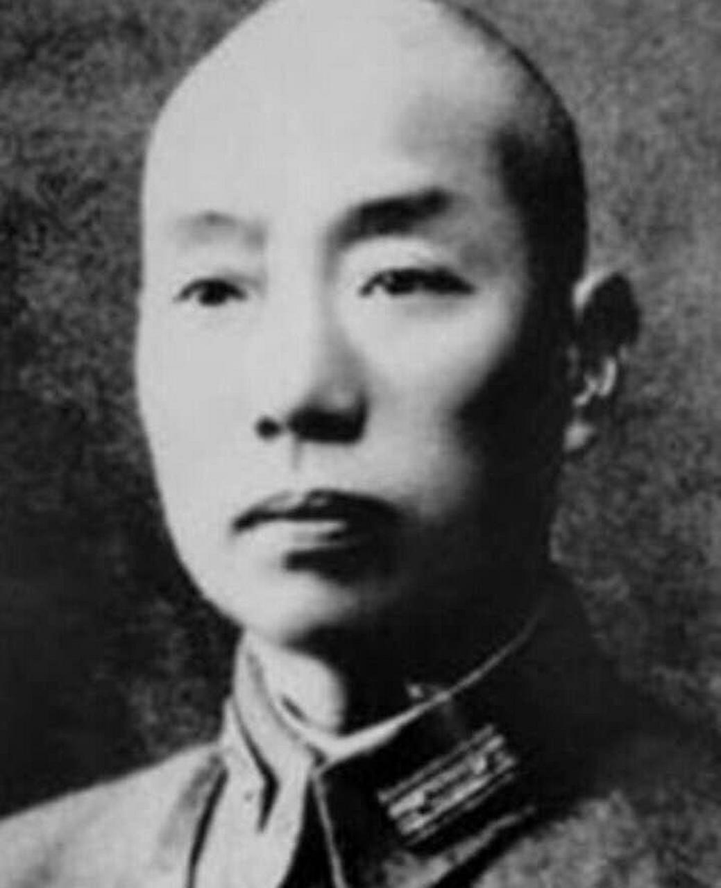 "1937年抗战全面爆发后,饶国华率部步行2000余里赶赴前线.