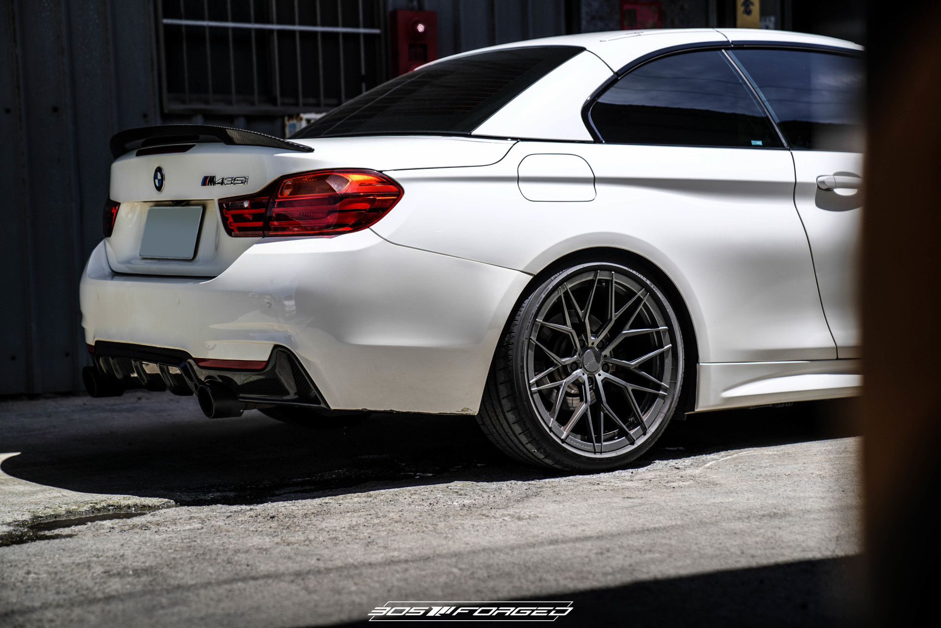 单片式锻造uf系列,向来都是高端的代表,宝马f33-四系敞篷轿跑安装u