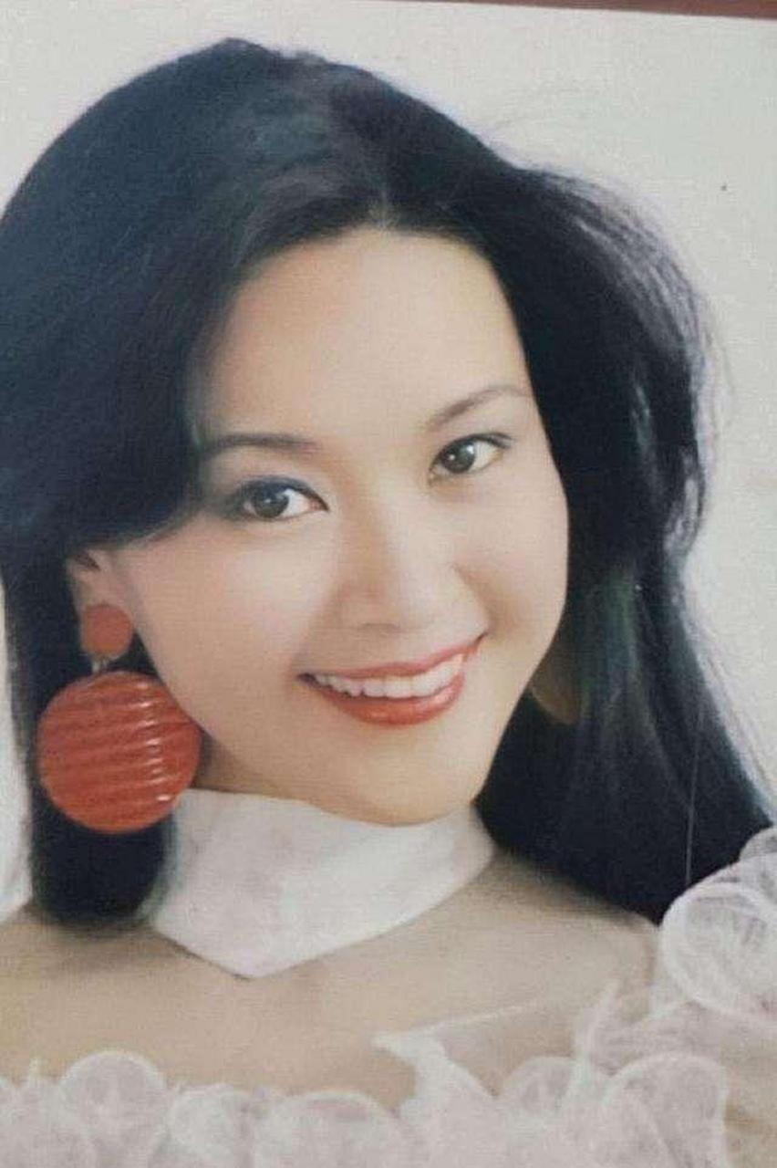 gif创作人# 当年,屠洪刚跟三婚妻子岳悦结婚后,为了家庭幸福,他劝