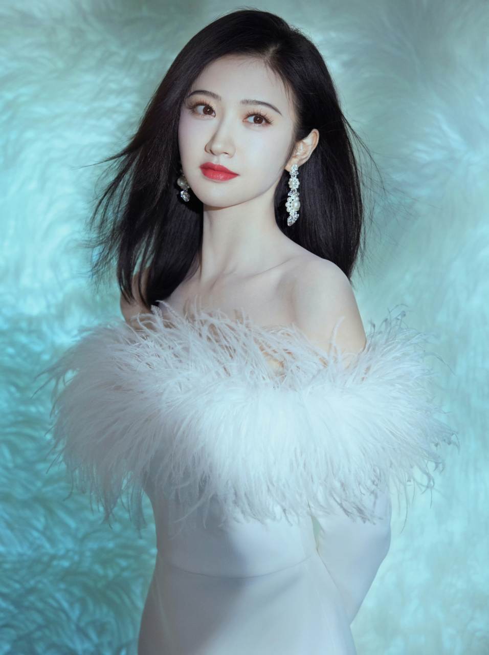 景甜最新写真,美丽又美丽.   #娱乐前沿# #美女#[三哈]