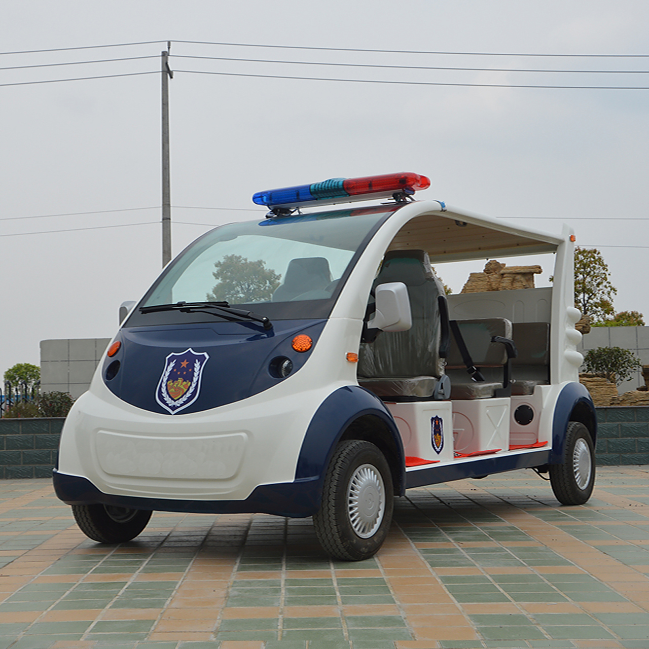 电动巡逻车作为一种先进的城市管理工具,通过智能巡逻的方式,为守护