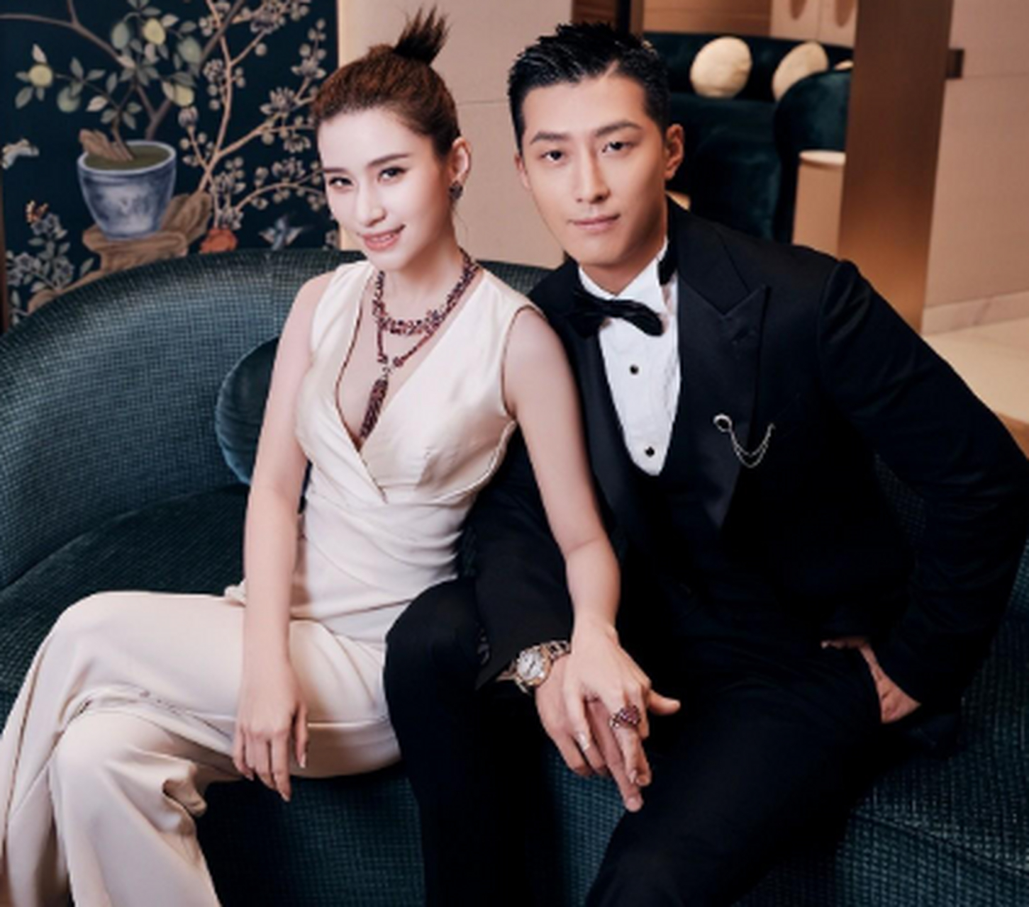 从家世实力到婚礼,赌王的明星女婿窦骁,都输给了四房的平民女婿 4月18