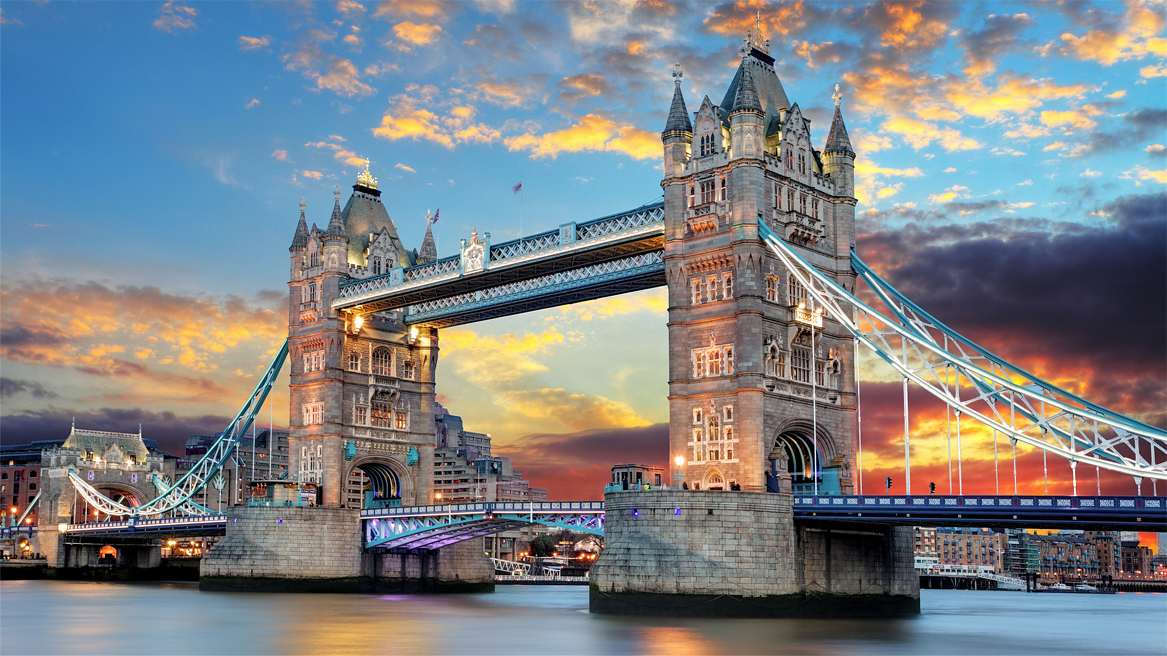 探访华夏邻国# 伦敦塔桥:它是英国非常知名的一座地标桥梁.