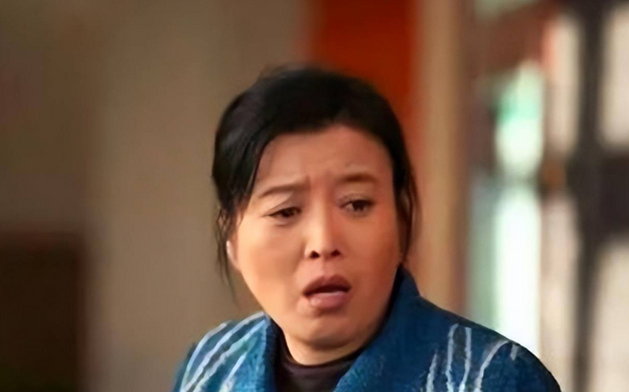 丁嘉丽是一位女演员 她为了自己的事业和爱情,曾经做出过很多冲动的