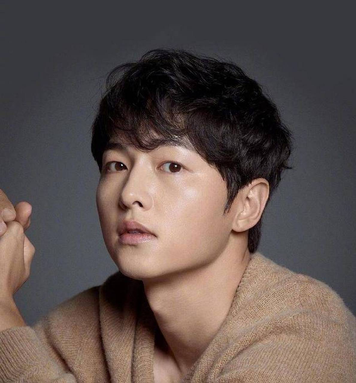 宋仲基说做爸爸是人生最重要的事,网友:这是在暗示什么吗?