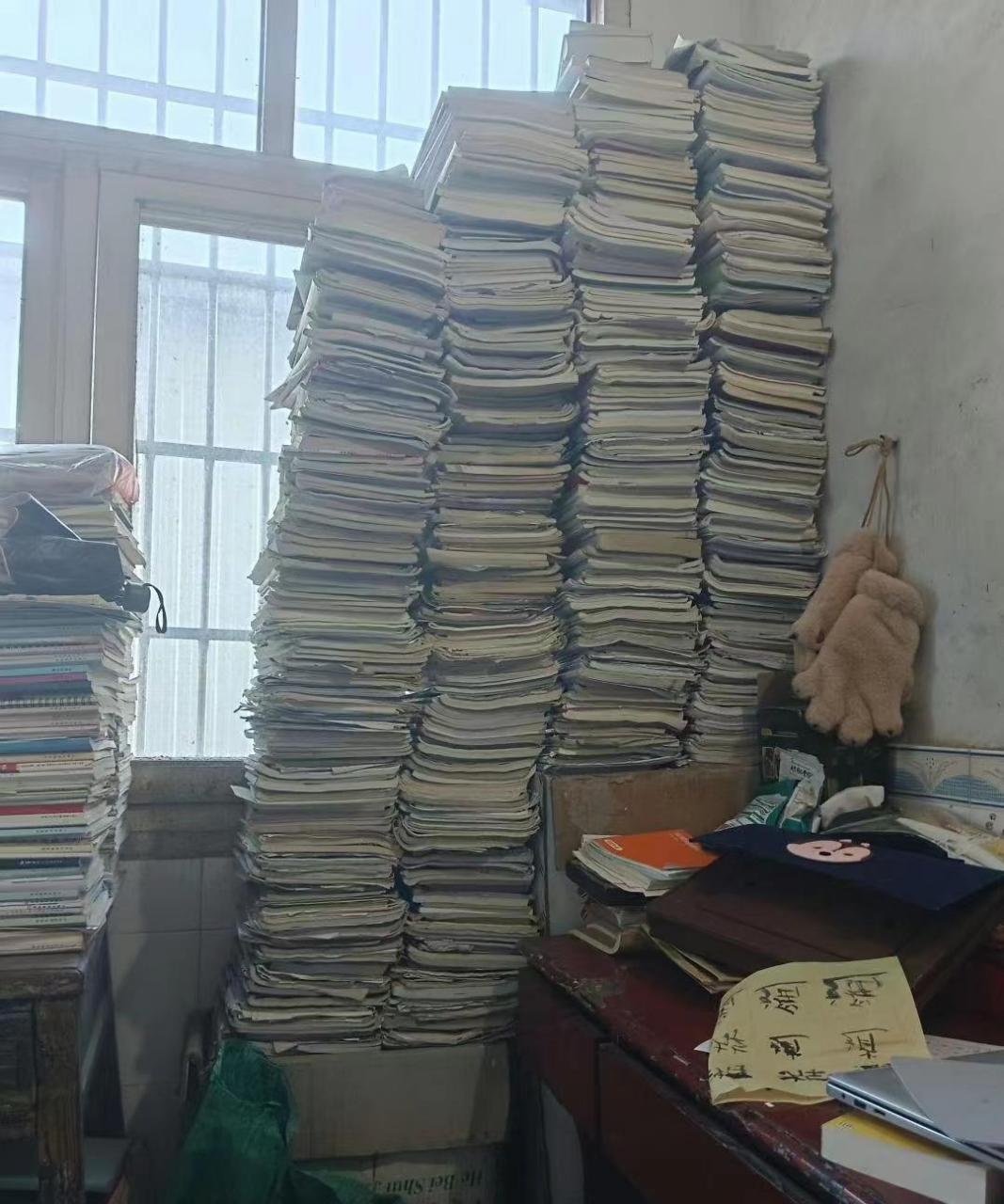 儿子高中三年的卷子,被北大录取了,没有白费