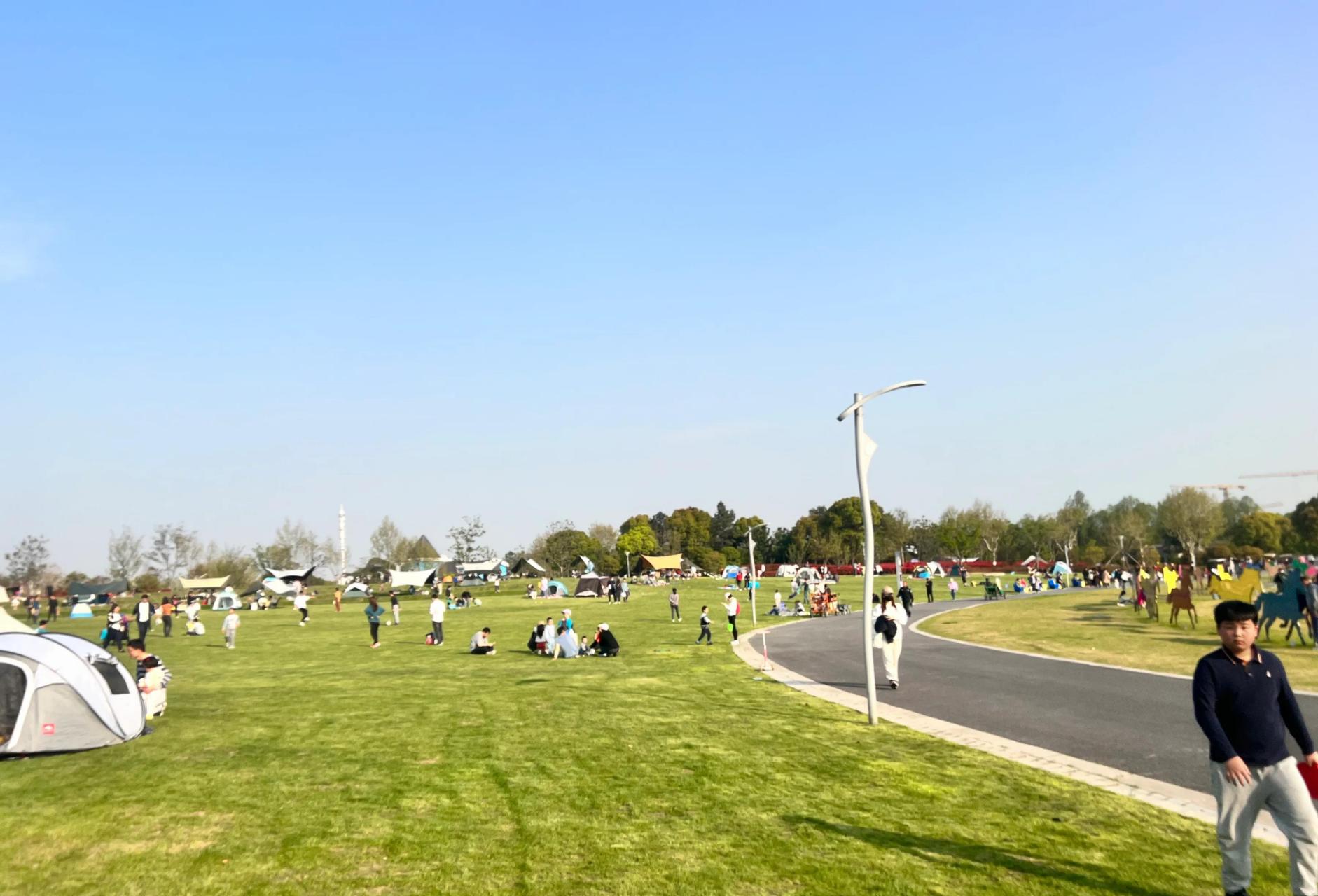 上海闵行文化公园16# 第一次周末下午3:00带妹妹逛公园,感觉公园里