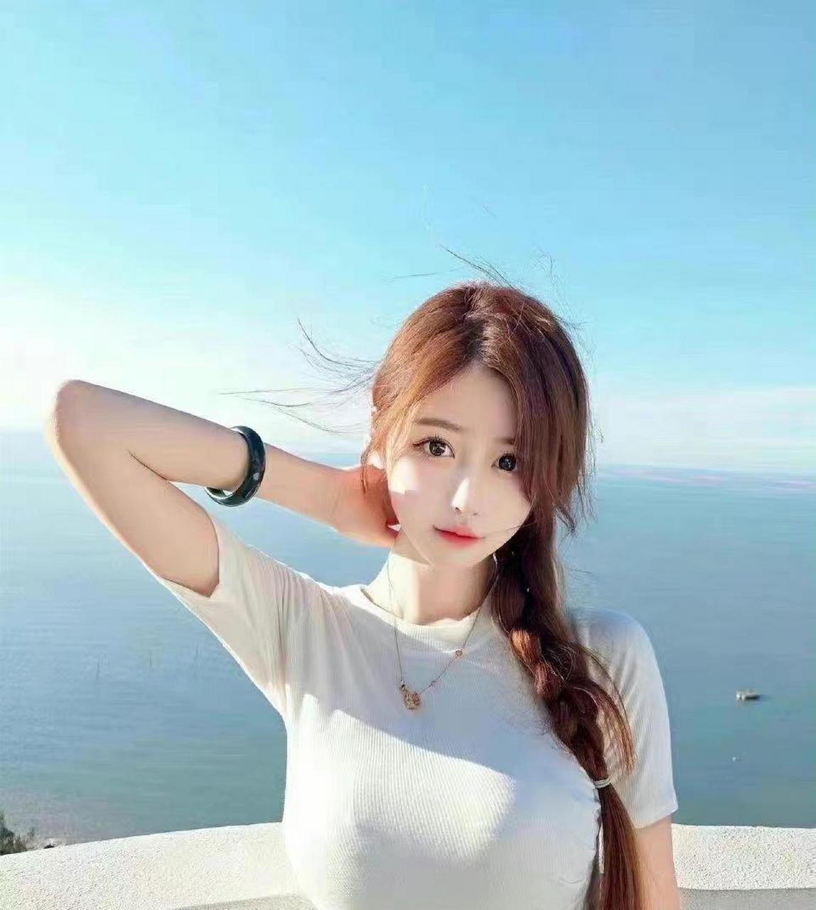 网友:这手镯真大真好看.