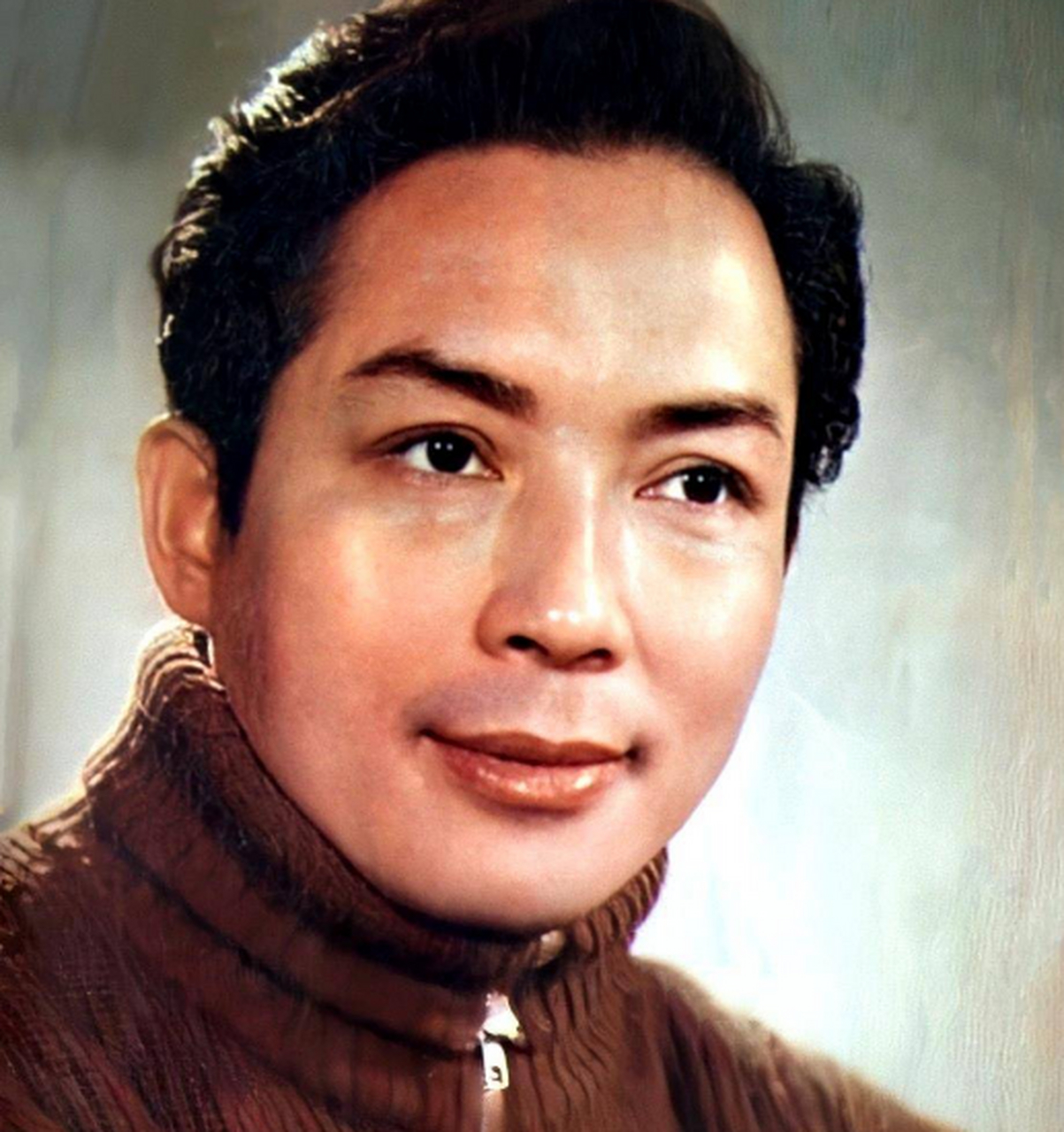 娱乐圈再传悲痛噩耗,老演员杜熊文去世,据"电影守望者余泳"透露,珠江