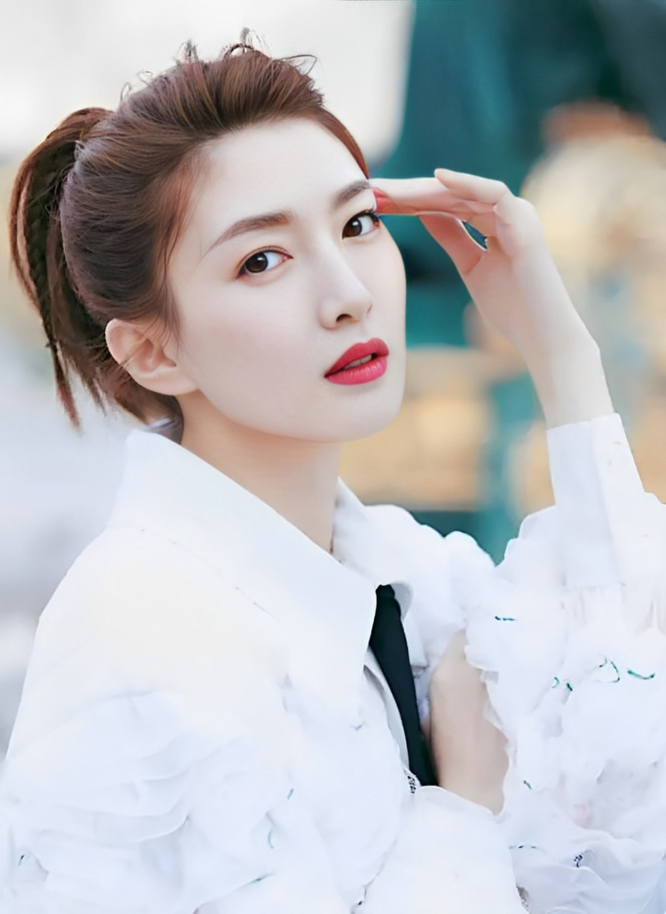 自从胡歌正式宣布结婚以来,很多人把胡歌的妻子与江疏影作比较.