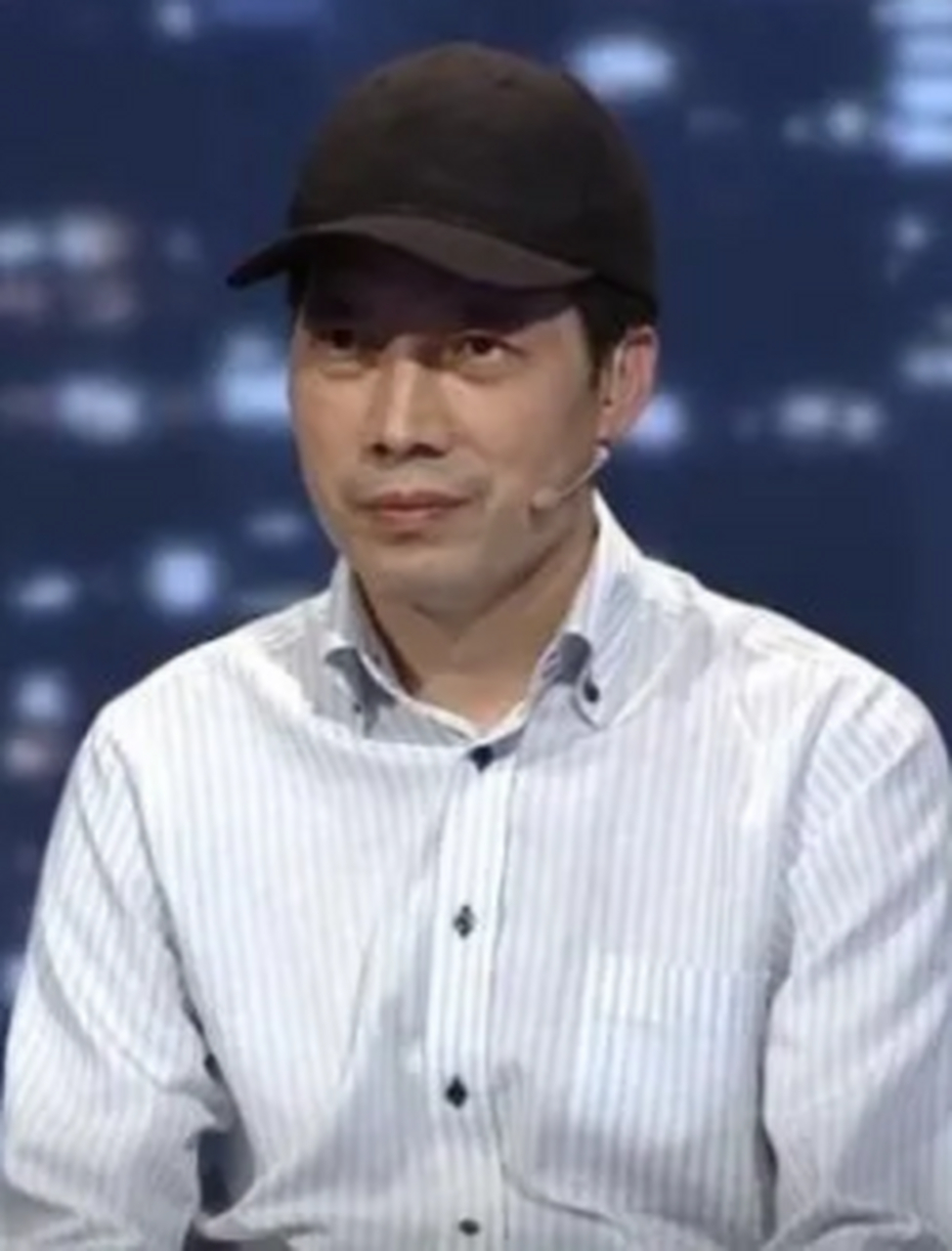 王女士刚刚做过手术,还要捂着伤口干活,婆婆不情不愿的来了,非但没有