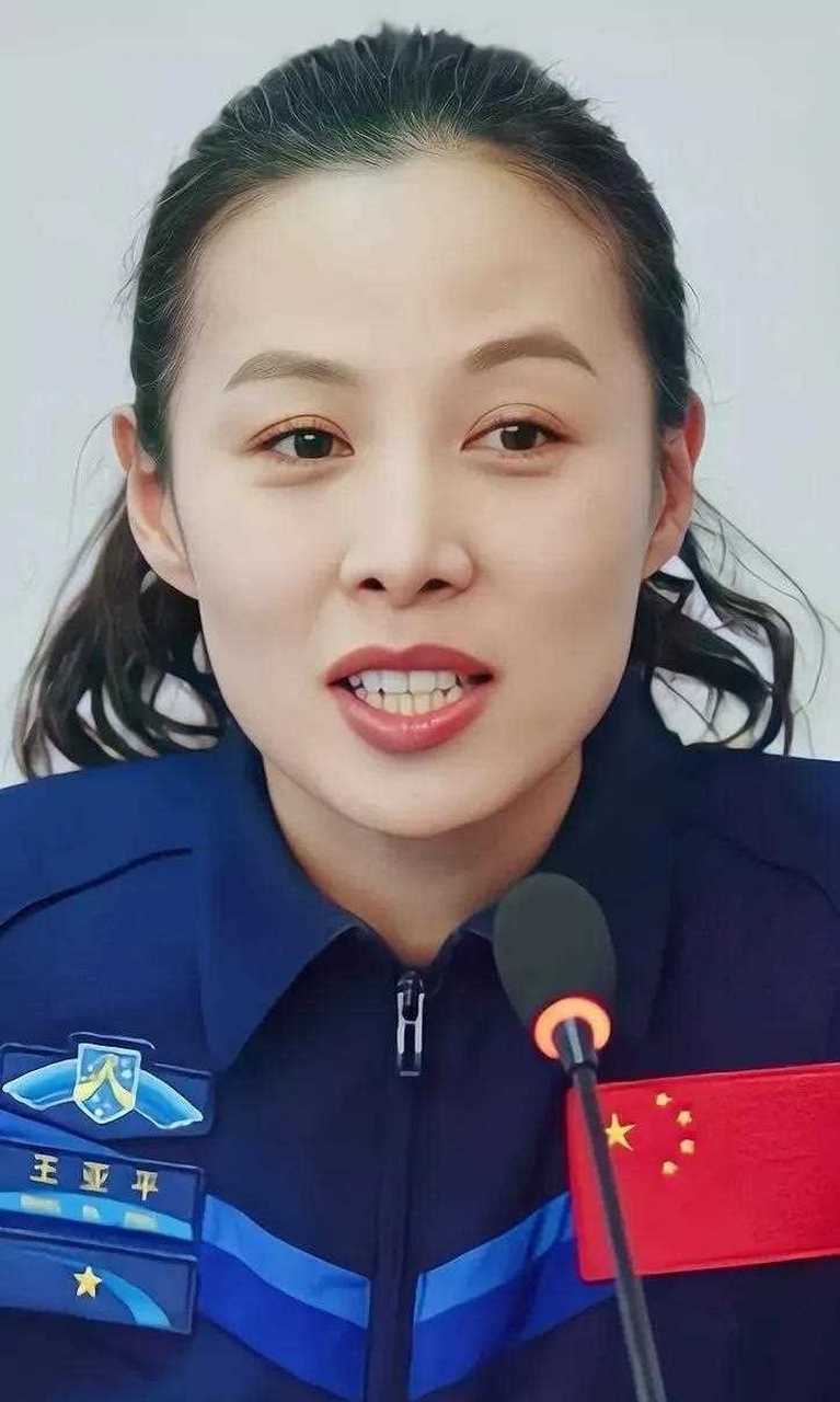 王亚平女儿几岁图片