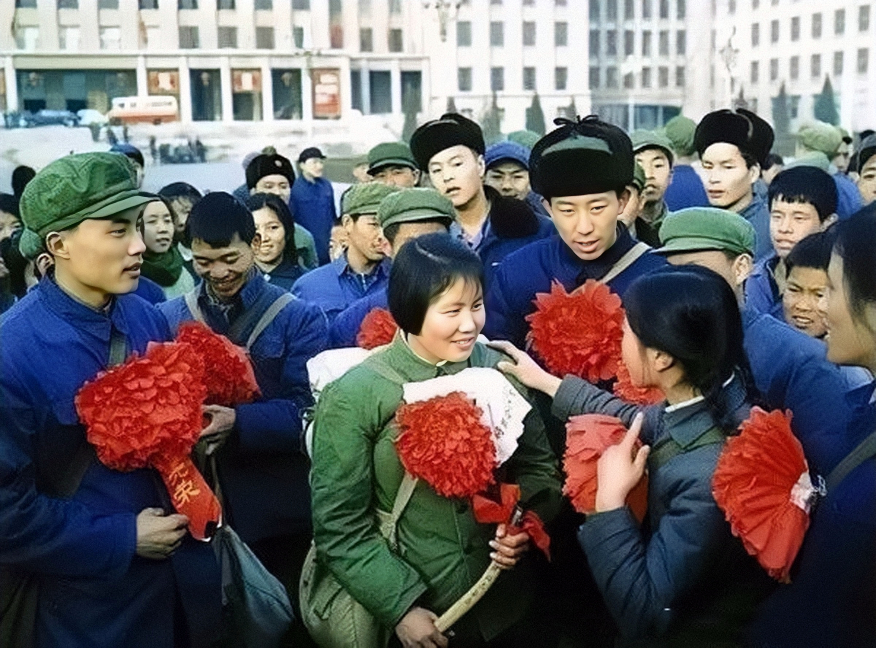 一九七一年,北京清华大学,工农兵学员正在课堂上认真听课.