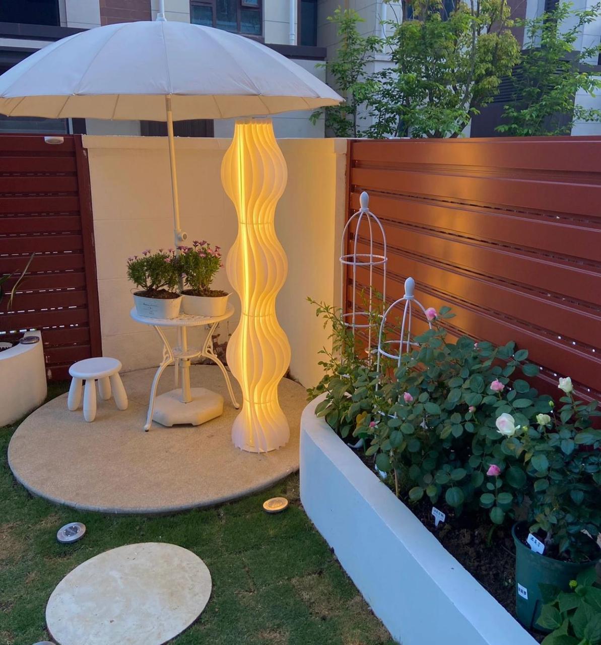 40平的小院子,花开了像"莫奈花园"  的花园真的是一天一个样子,每天都