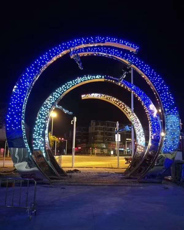 发光花纹球雕塑 酒店艺术雕塑小品 不锈钢发光镂空球雕塑厂家