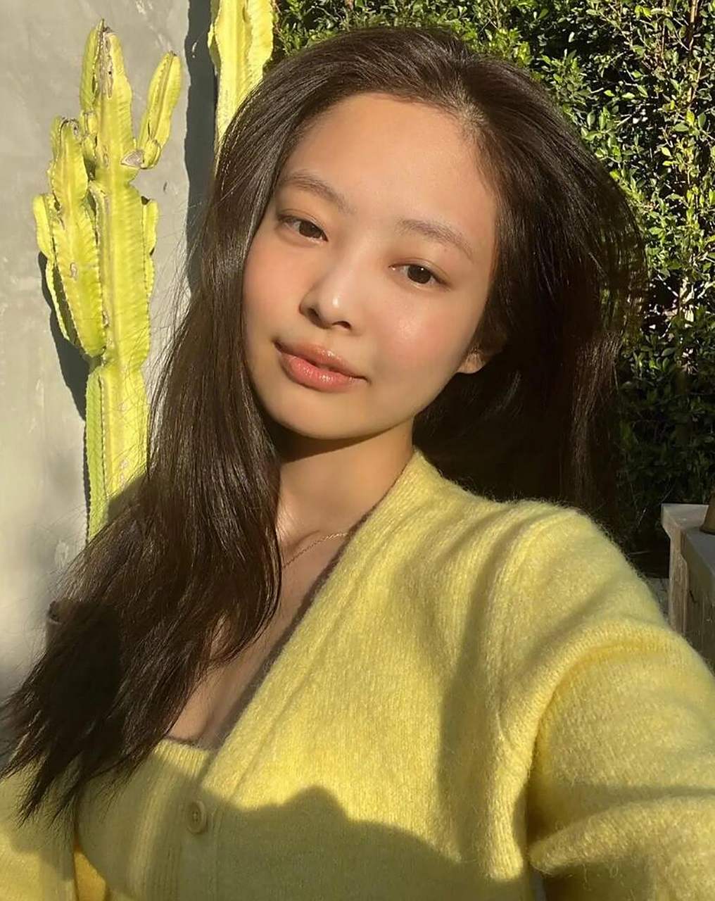 网友:有一种没理由硬编的美】近日,韩国艺人jennie接受了媒体的专访