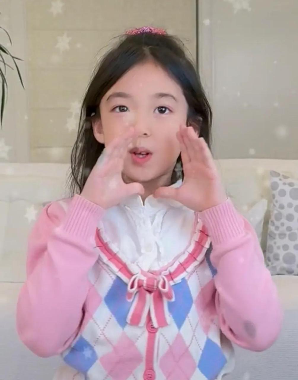 领动计划# 小泡芙长大了,婴儿肥慢慢褪去,和小时候一样可爱,而且更