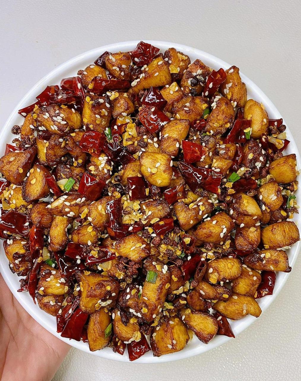 吃了会上瘾的辣子鸡丁鸡胸肉的下饭吃法绝绝子97 95食材: 鸡胸肉2