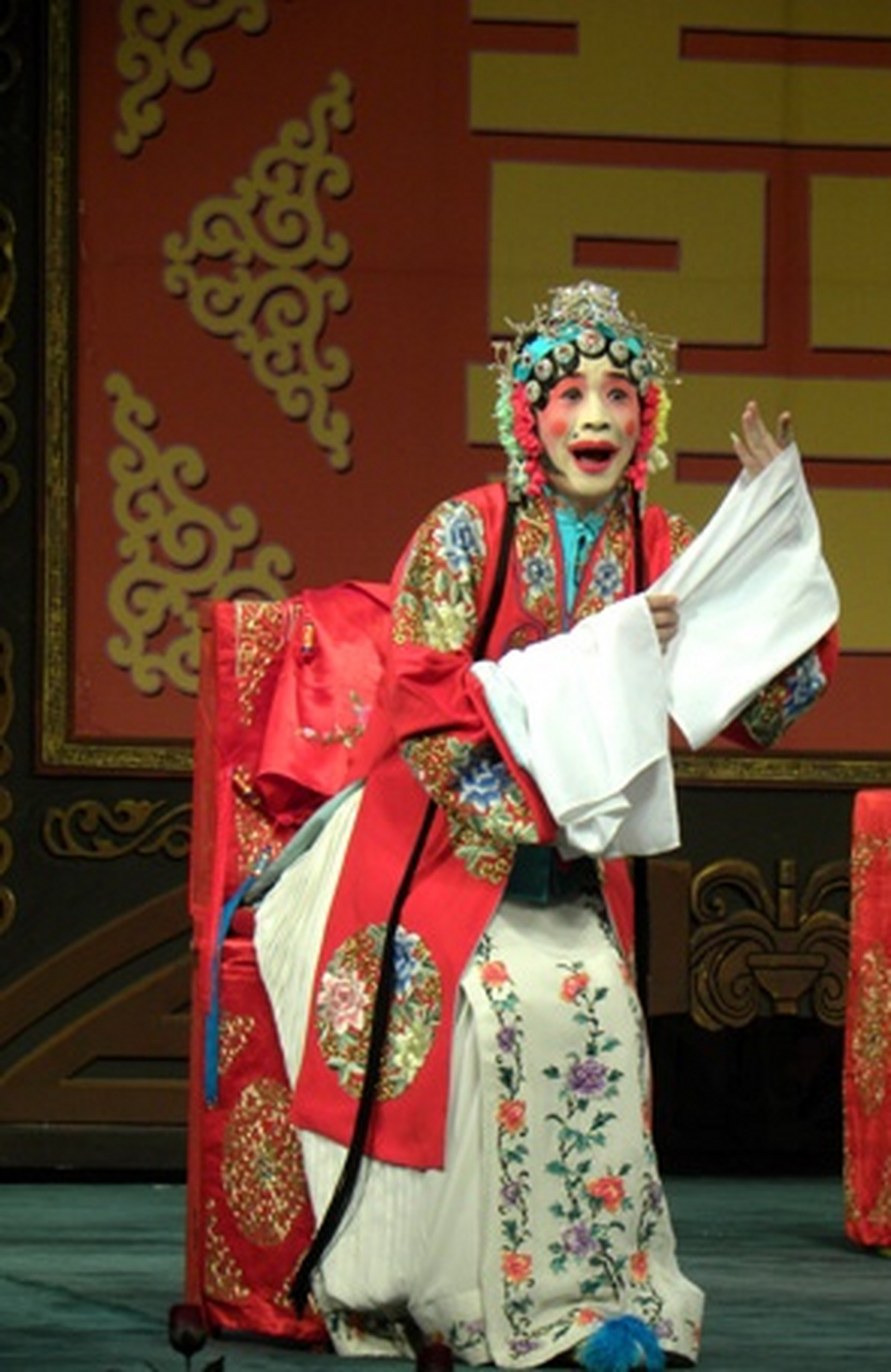 戏曲角色《彩旦》 彩旦是旦行中的丑角,这个行当也包括两类角色,一类