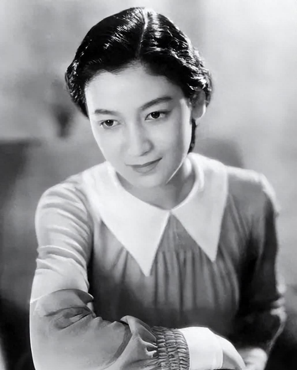 "昭和女神"原节子:26岁献身于麦克阿瑟,终生未婚,95岁去世!