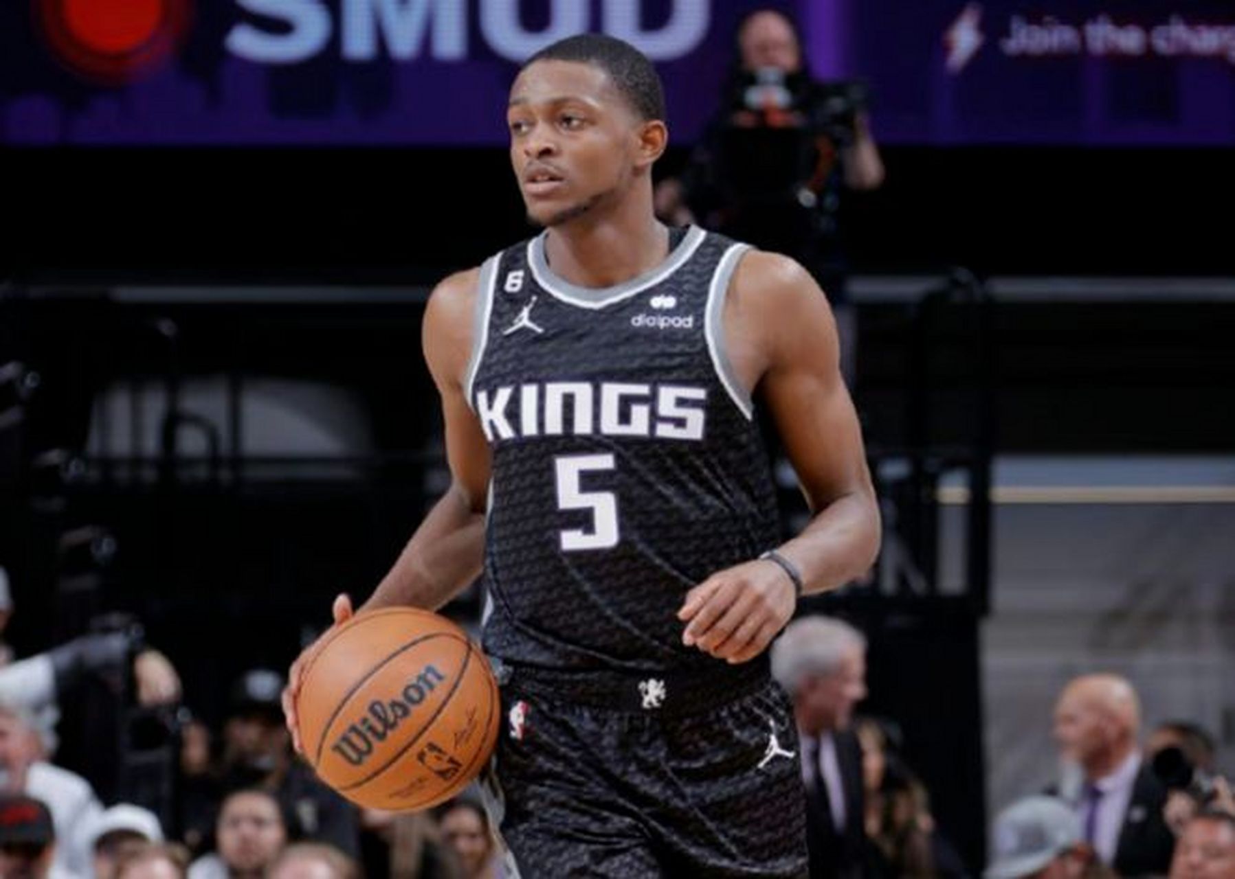 福克斯率队阻击勇士 #nba# 北京时间4月16日,nba季后赛国王vs勇士g1