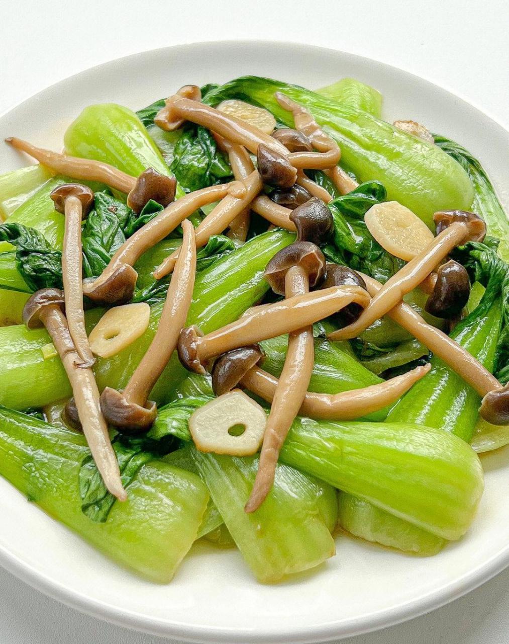 可口又鲜美,不知道吃啥的姐们赶快来试试呀~ - 73食材:油菜蟹味菇