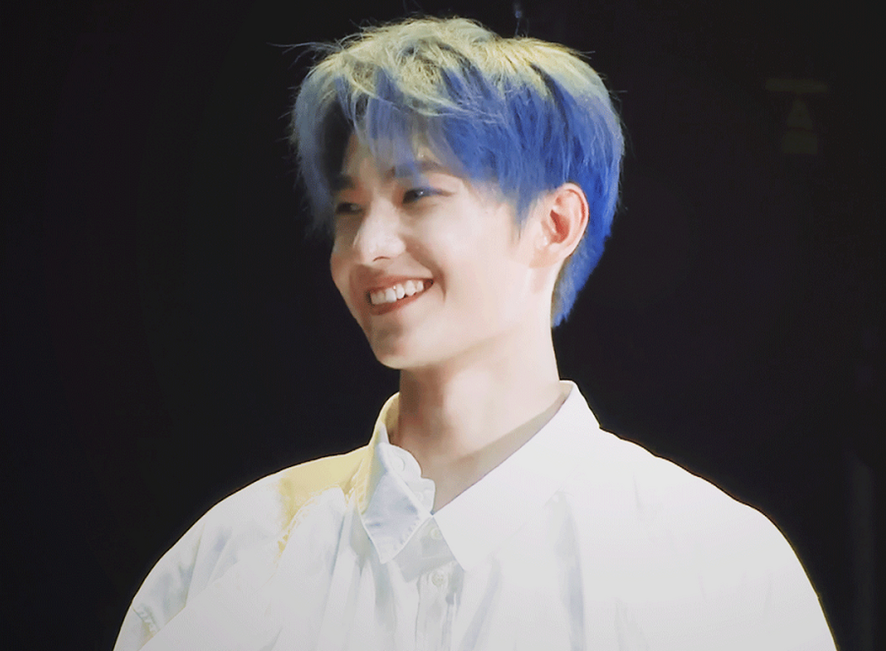 【蓝发男星图鉴】 蓝色的发型,很多男星都hold不知住,下面这6位男星的