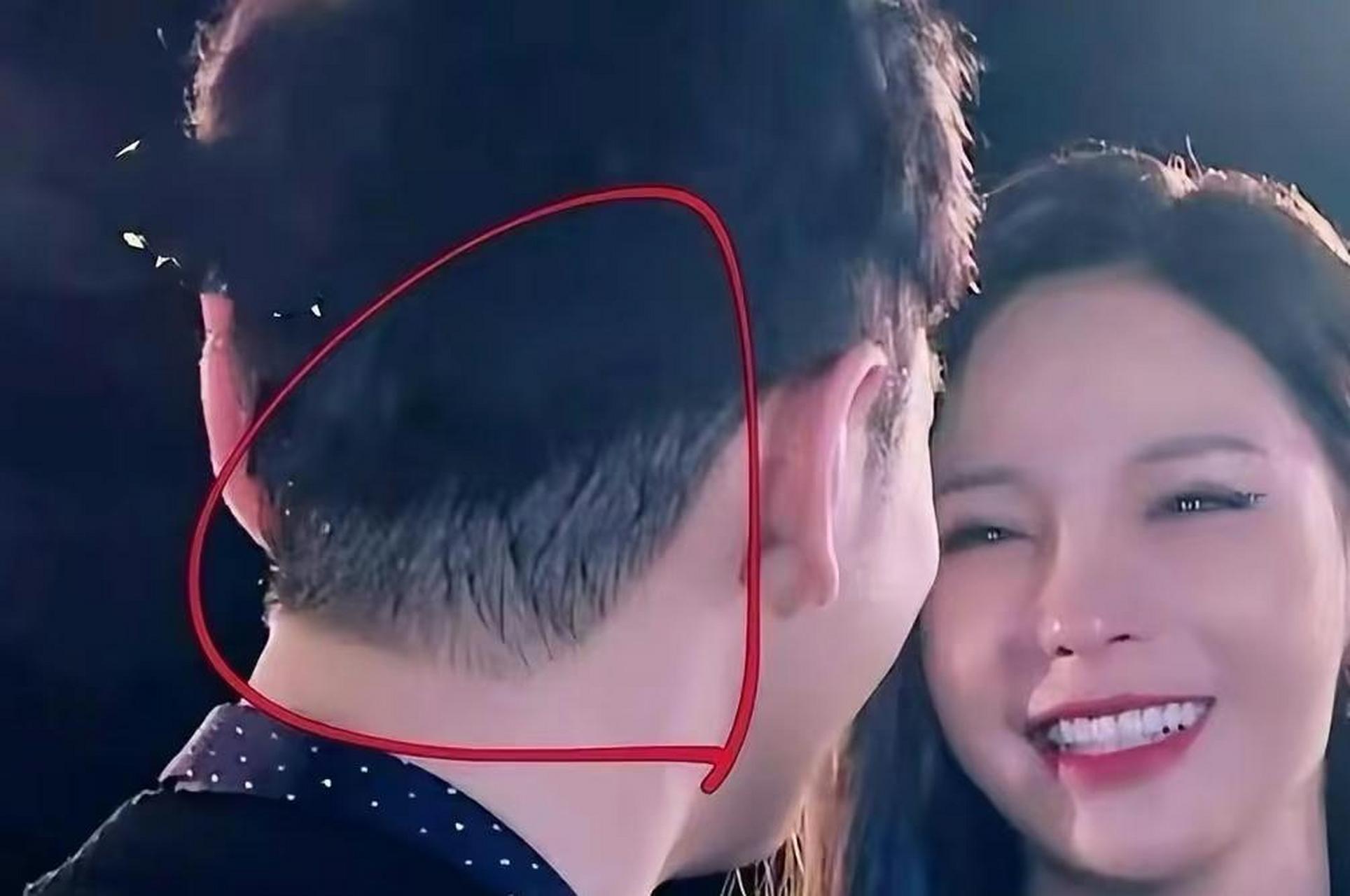 怀疑黄晓明植发了,但并没有直接证据,毕竟黄晓明四十多岁的人,竟然