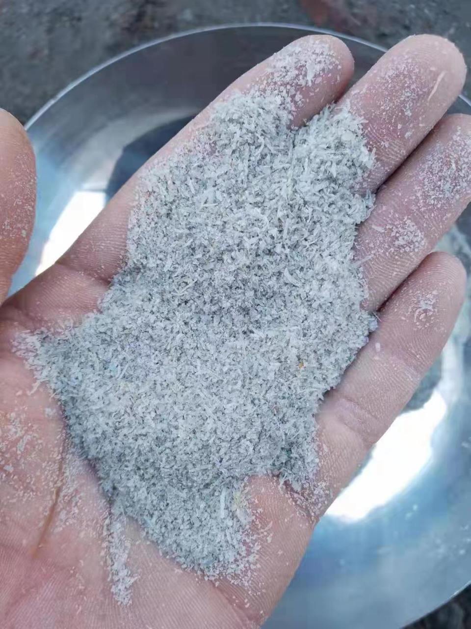 pvc塑料磨粉料本身其实也不是很简单的,pvc塑料磨粉料主要是将需要的