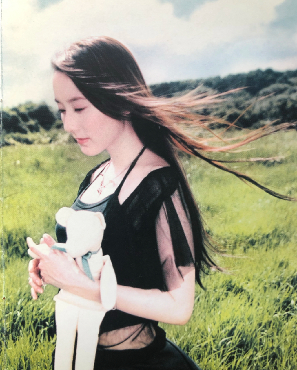 我又来了,这次是许慧欣19年前的专辑内图,照样高高高颜值