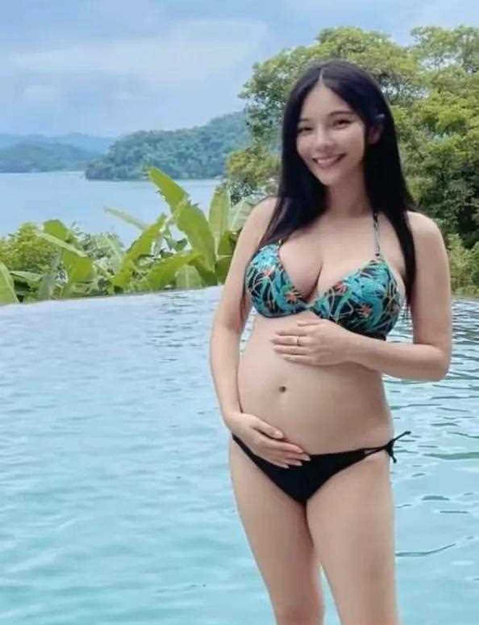 [国庆] 从照片可以看出,辛咩咩身处某旅游度假区,住