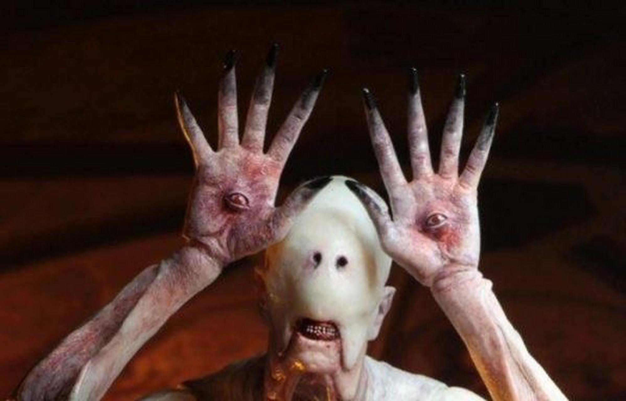 这个仙人是了不起的,他的眼睛能够看见埋在地下的一切财宝.