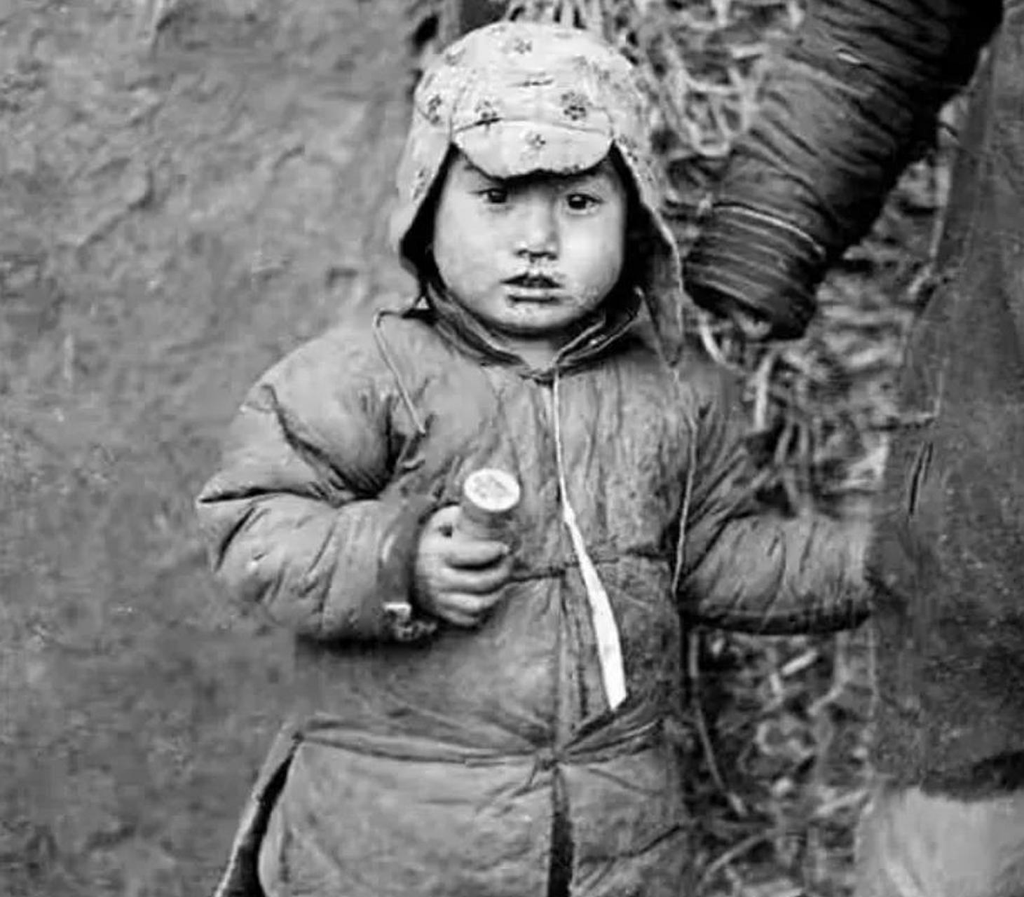 [good]1937年1月,5岁的小金子在行刑前大喊:"妈妈,我不害怕,你抱紧我