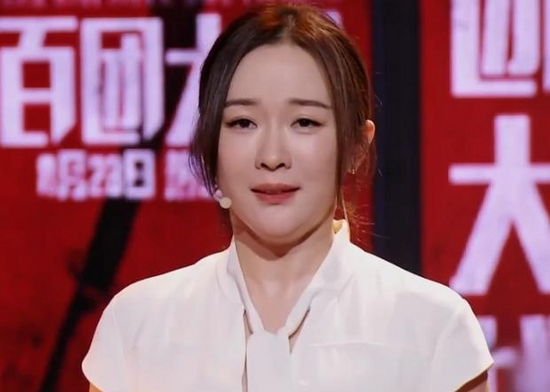 可以看到,霍思燕和杨幂同框,两人的侧脸放在一起,几乎没有什么差别