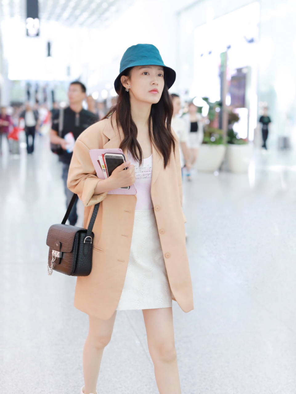 李沁私服 气质型美女 李沁日常私服穿搭科普