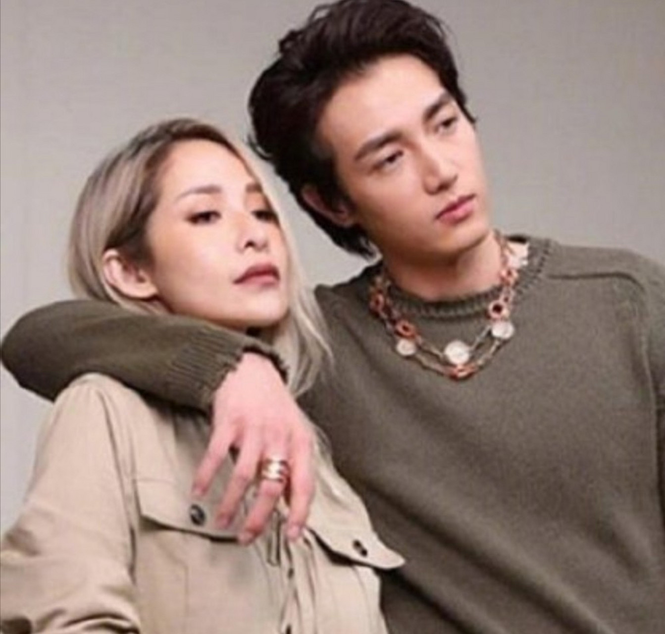 萧亚轩前男友黄皓回应结婚,近日萧亚轩前男友黄皓发文承认结婚,他说