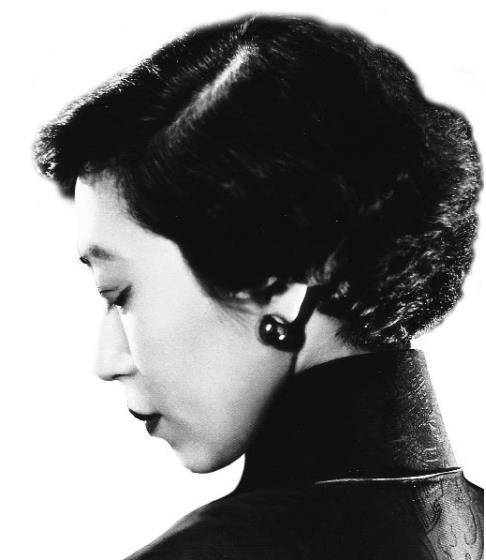 张爱玲说:"爱情从希望开始,也由.@沐一读书的动态