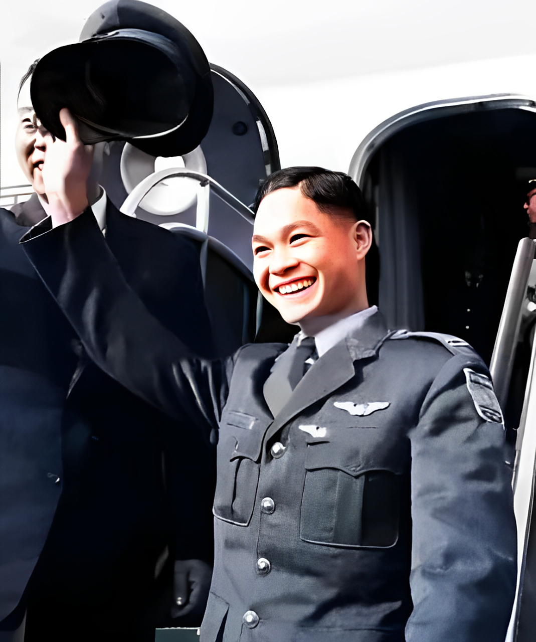 20世纪60年代,刘承司飞行员 刘承司为了一块怀表,乘坐战斗机叛逃到