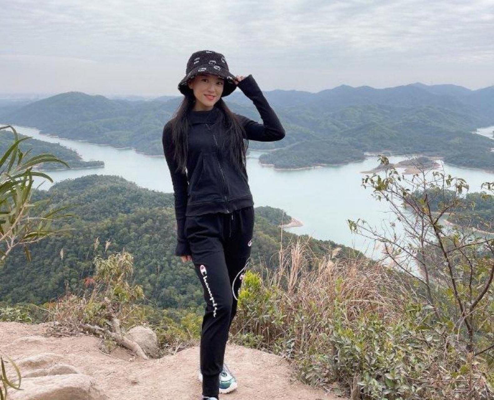 狮头山是中山市五桂山山脉中的一座网红山,海拔305.1米.