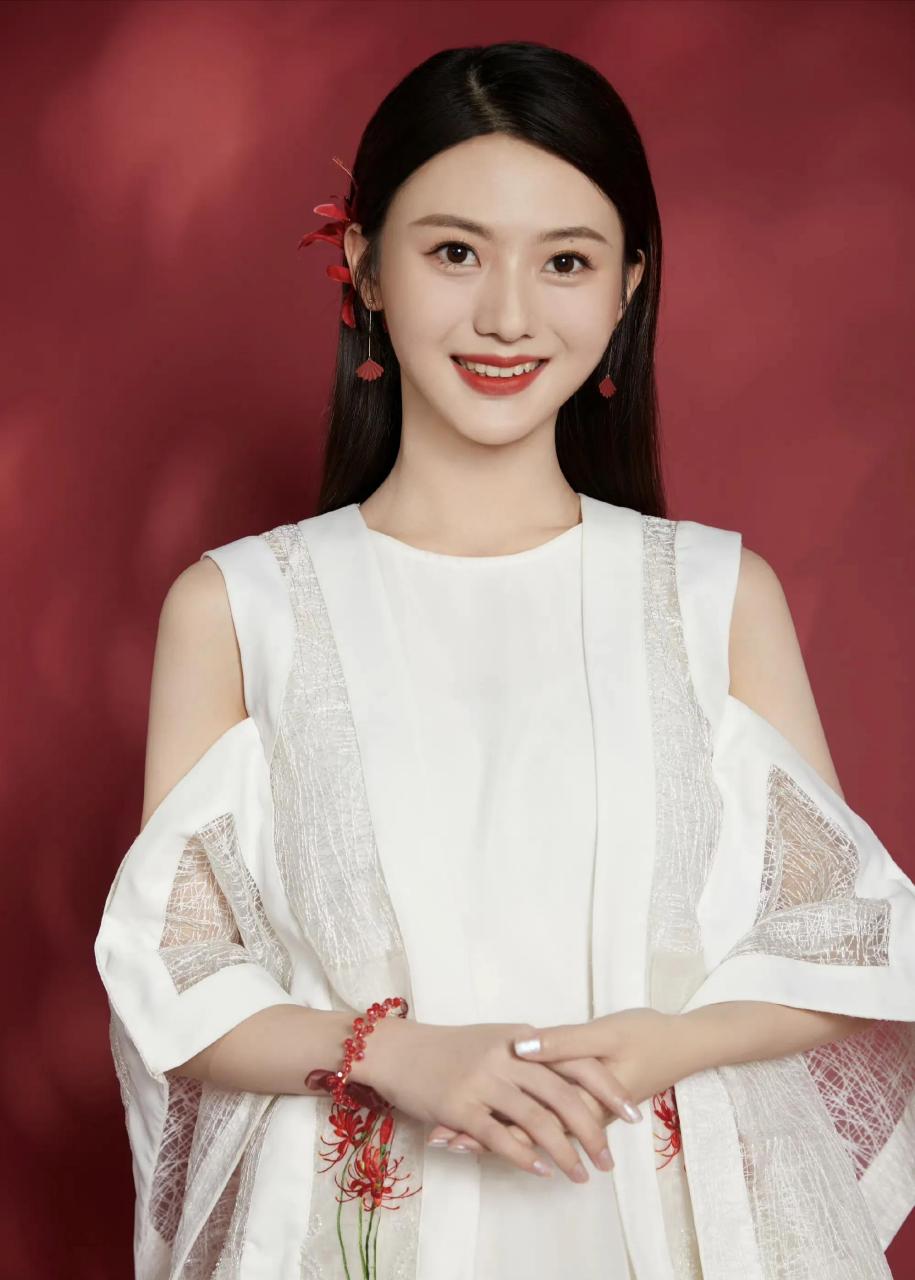 领动计划# 刘颢玥小年夜里主持网络春晚!